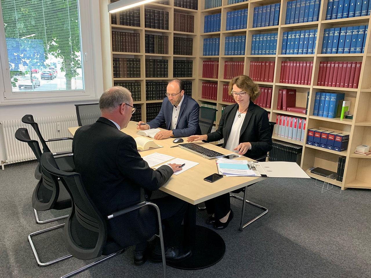 Mit ordentlichen Meeting-Räumen...